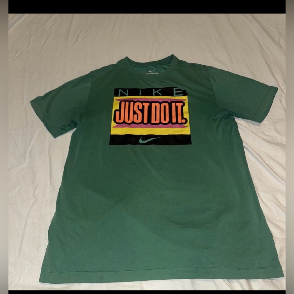 Nike Dri-FIT Green Tee medium